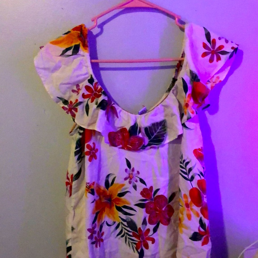 Floral white top
